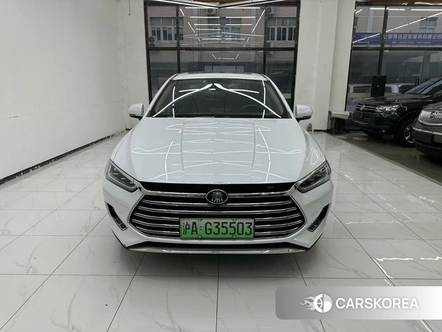 BYD Qin Pro DM 2021 Белый из Китая