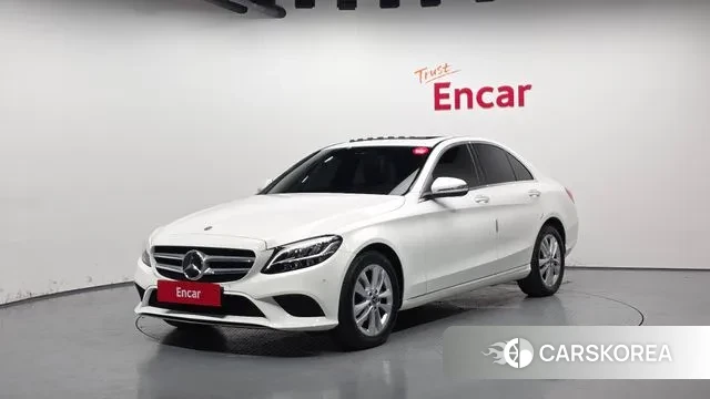 Mercedes-Benz C-Class W205 2019 Белый из Кореи