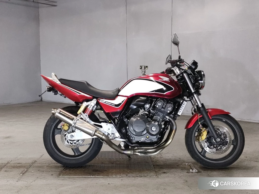 Проданный Honda CB400SF 2011 из Японии