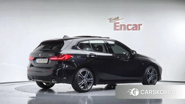 BMW 1 Series (F40) 2021 Черный из Кореи