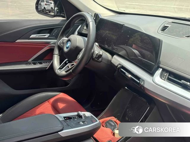 BMW iX1 2024 Черный из Китая
