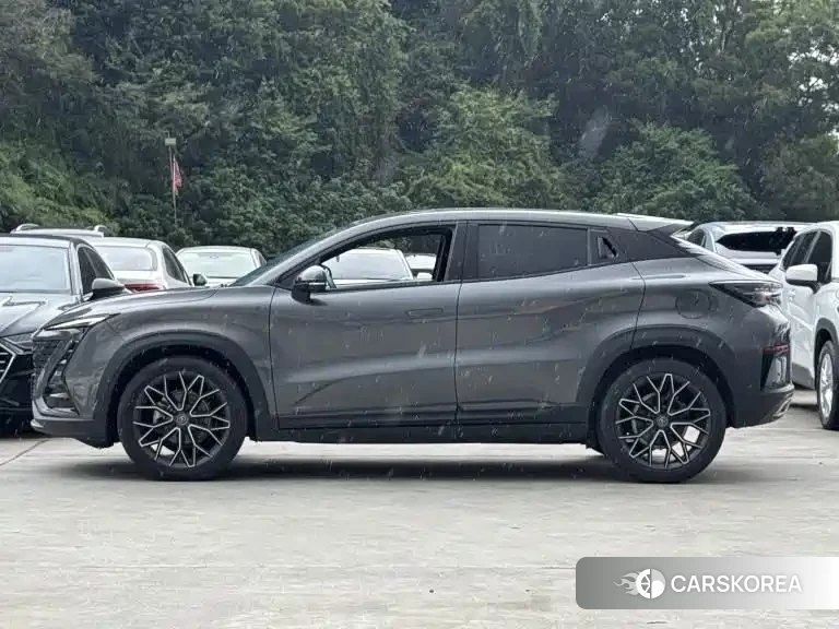 Chang'an UNI-T 2022 Silver/gray из Китая