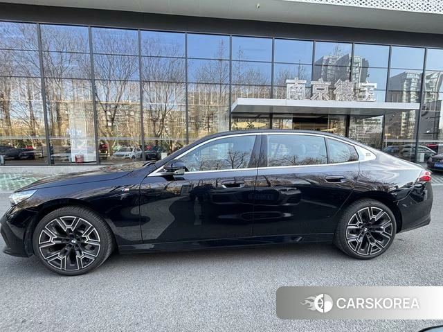 BMW 5 series 2025 Черный из Китая