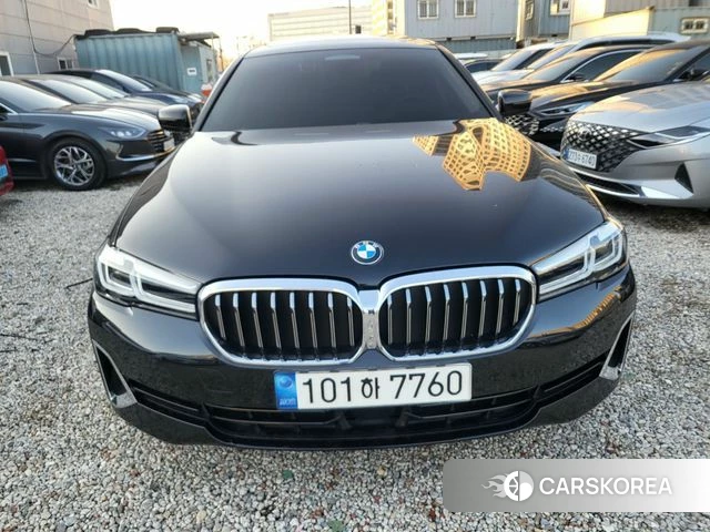 BMW 5 Series (G30) 2022 Черный из Кореи