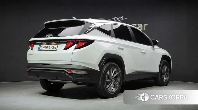 Hyundai Tucson Hybrid (NX4) 2022 Белый из Кореи