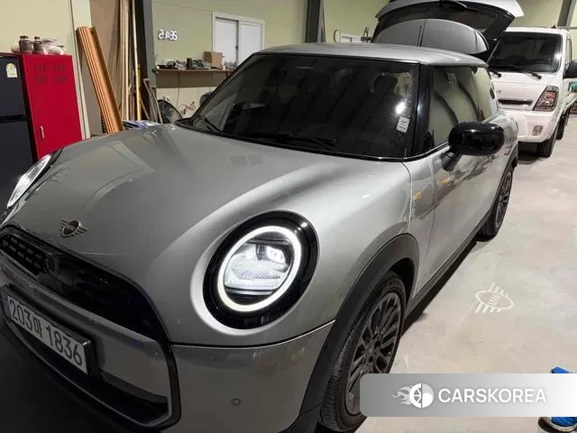 Mini Cooper C 4th generation 2024 Серебряный из Кореи