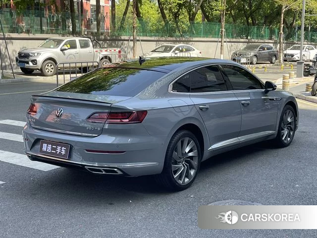 Volkswagen CC 2023 Серебристо-серый из Китая
