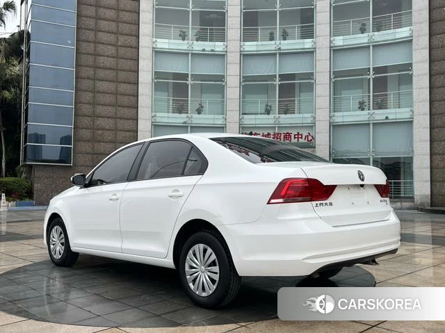 Volkswagen Santana 2018 Белый из Китая