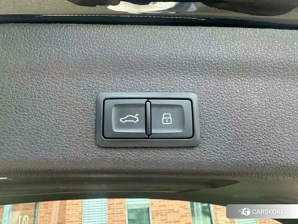 Audi A6 (import) 2023 Черный из Китая