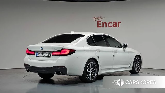 BMW 5 Series (G30) 2022 Белый из Кореи