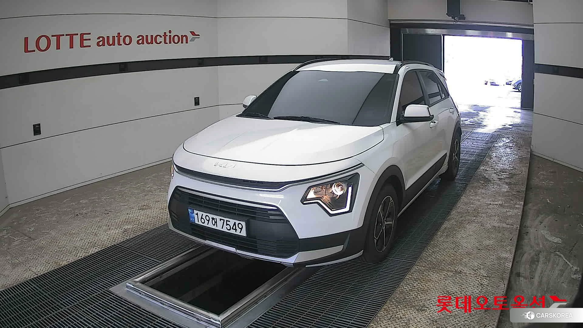 Kia Niro Hybrid 2022 Snow White Pearl (optional) из Кореи