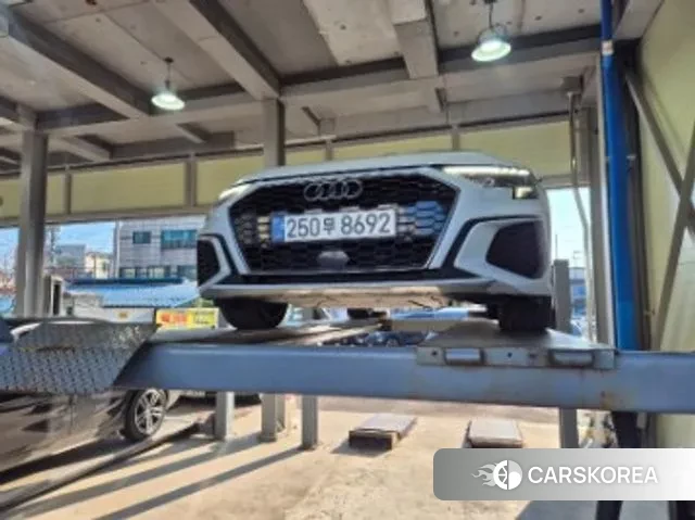 Audi A3 (8Y) 2024 Белый из Кореи