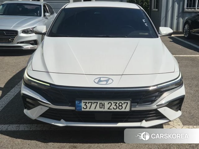 Hyundai Avante (CN7) 2023 Белый из Кореи
