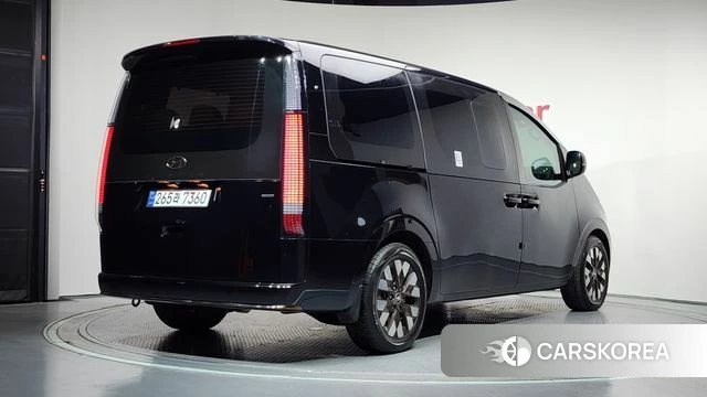 Hyundai Staria 2023 Черный из Кореи