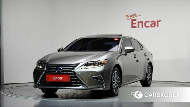Lexus New ES300h 2018 Серебристо-серый из Кореи
