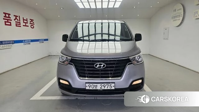 Hyundai The New Grand Starex 2018 Серебристо-серый из Кореи
