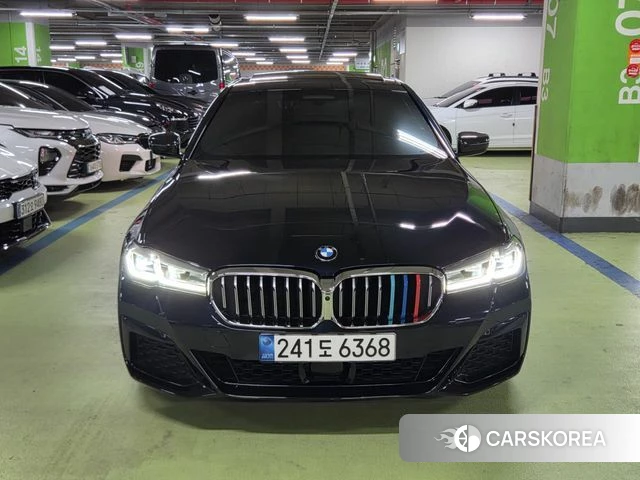 BMW 5 Series (G30) 2021 Черный из Кореи