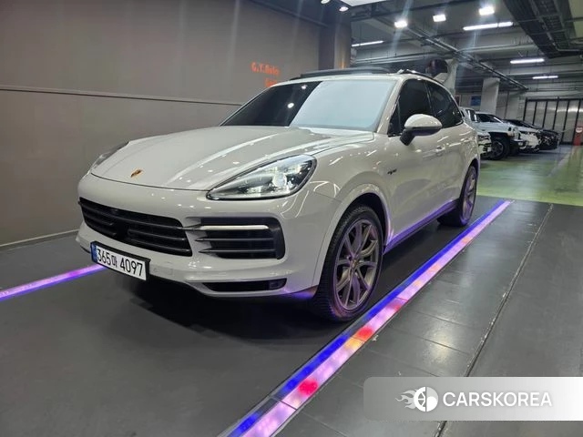 Porsche Cayenne (PO536) 2023 Серебристо-серый из Кореи