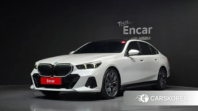 BMW 5 Series (G60) 2025 Белый из Кореи