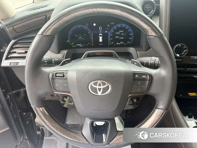Toyota Elfa 2024 Черный из Китая
