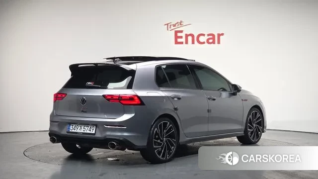 Volkswagen Golf 8th Generation 2024 Серебристо-серый из Кореи