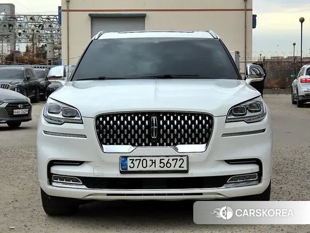 Lincoln Aviator 2nd generation 2021 Белый из Кореи