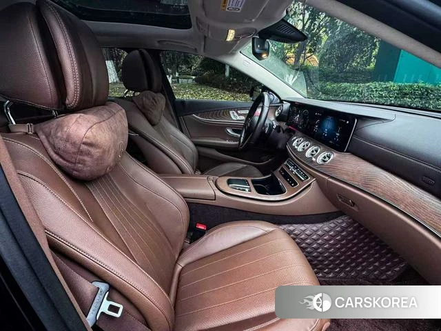 Mercedes-Benz E-class 2022 Черный из Китая