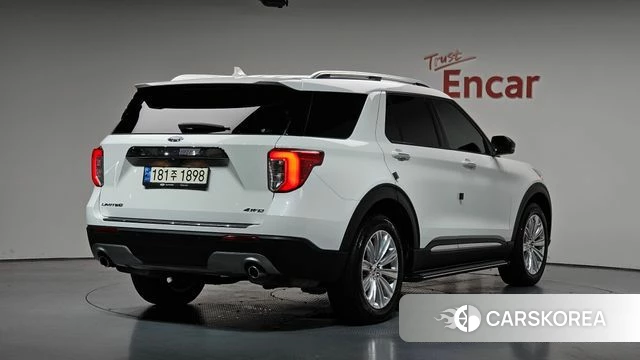 Ford Explorer 6th Generation 2023 Белый из Кореи