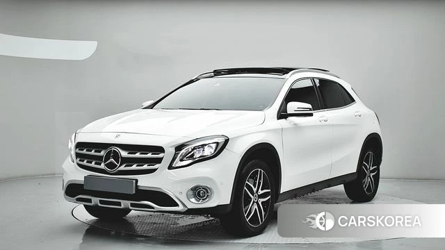 Mercedes-Benz GLA-Class X156 2019 Белый из Кореи