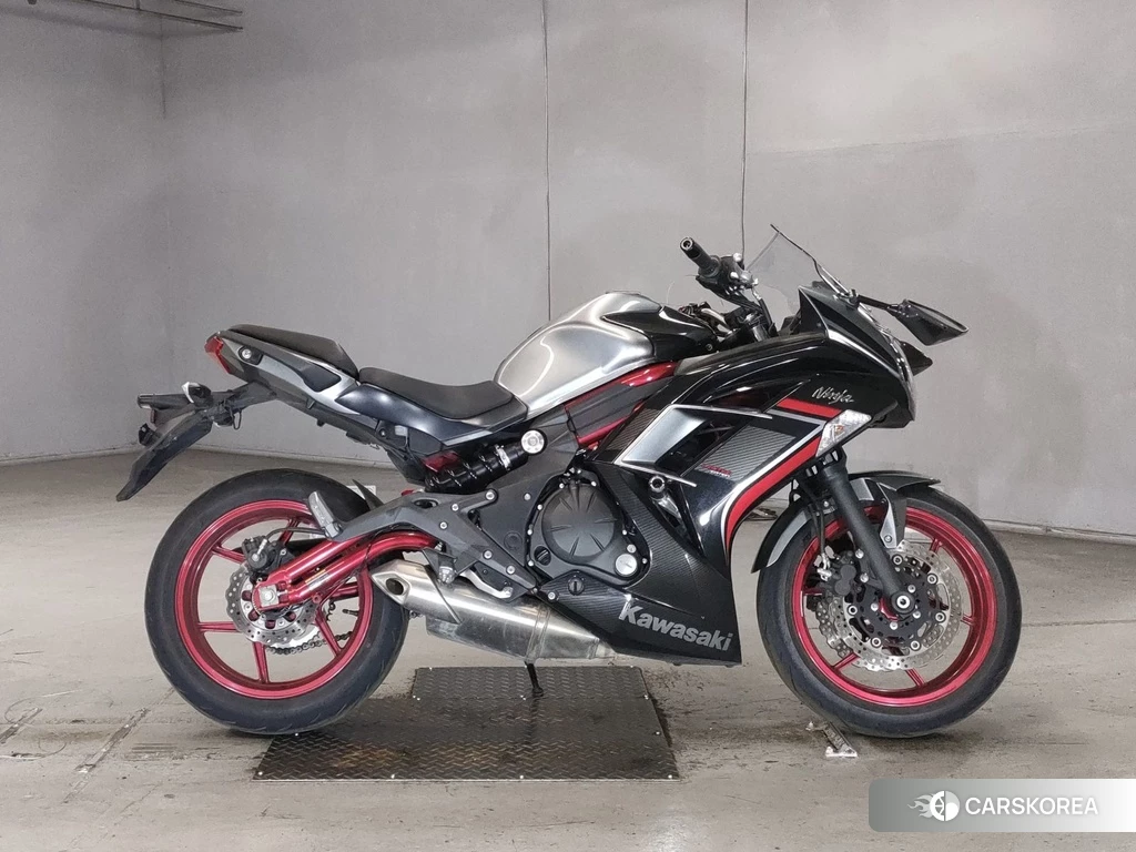 Проданный Kawasaki NINJA 400 2017 из Японии