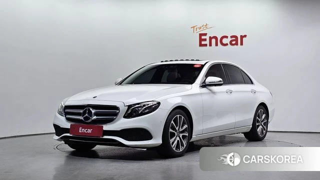Mercedes-Benz E-Class W213 2019 Белый из Кореи
