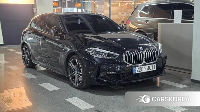 BMW 1 Series (F40) 2024 Черный из Кореи
