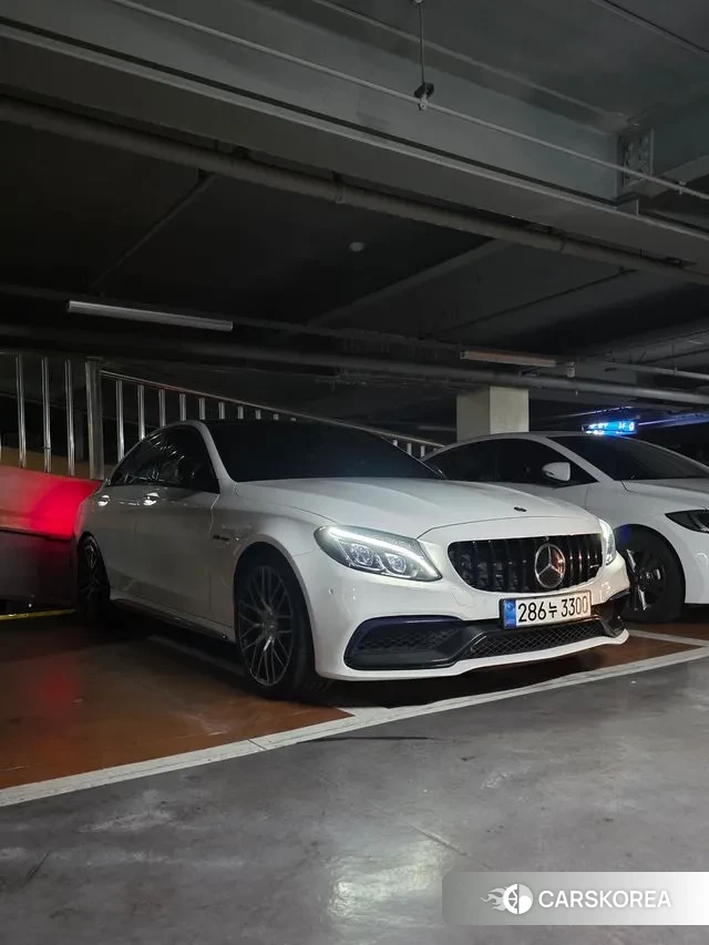 Mercedes-Benz C-Class W205 2018 Белый из Кореи