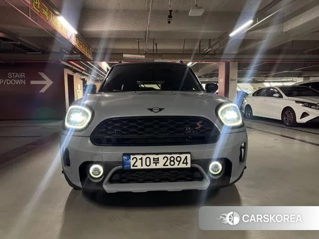 Mini Cooper S Countryman 2022 Светло-серебряный цвет из Кореи