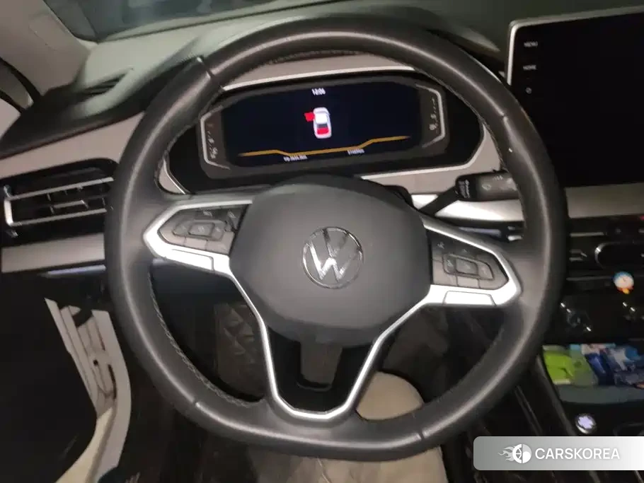 Volkswagen Lavida 2023 Белый из Китая