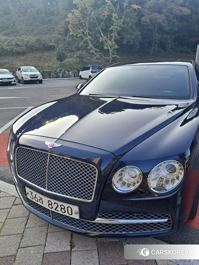 Bentley Flying Spur 2nd Generation 2018 Синий из Кореи