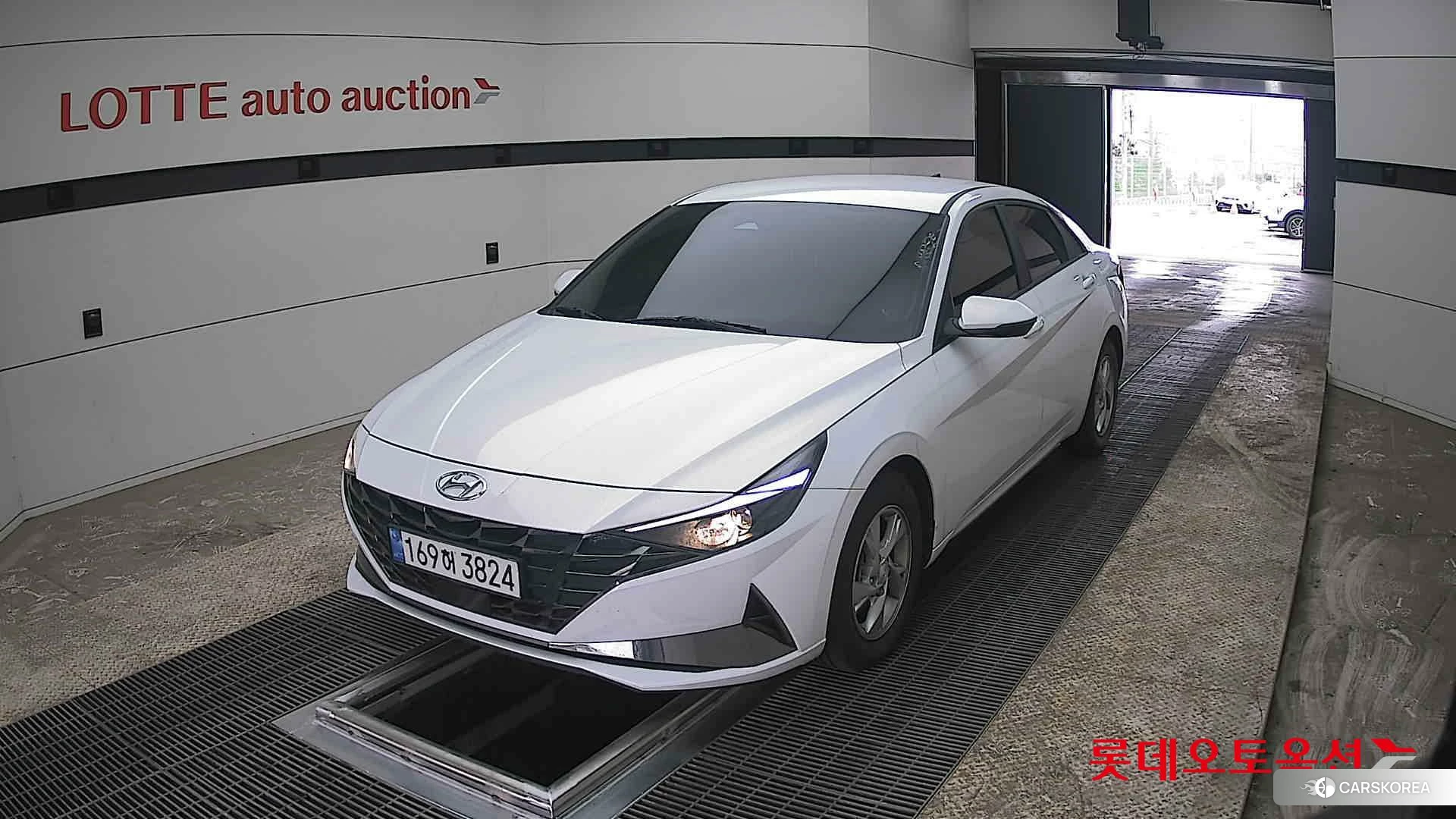 Hyundai Avante 2023 Polar White из Кореи