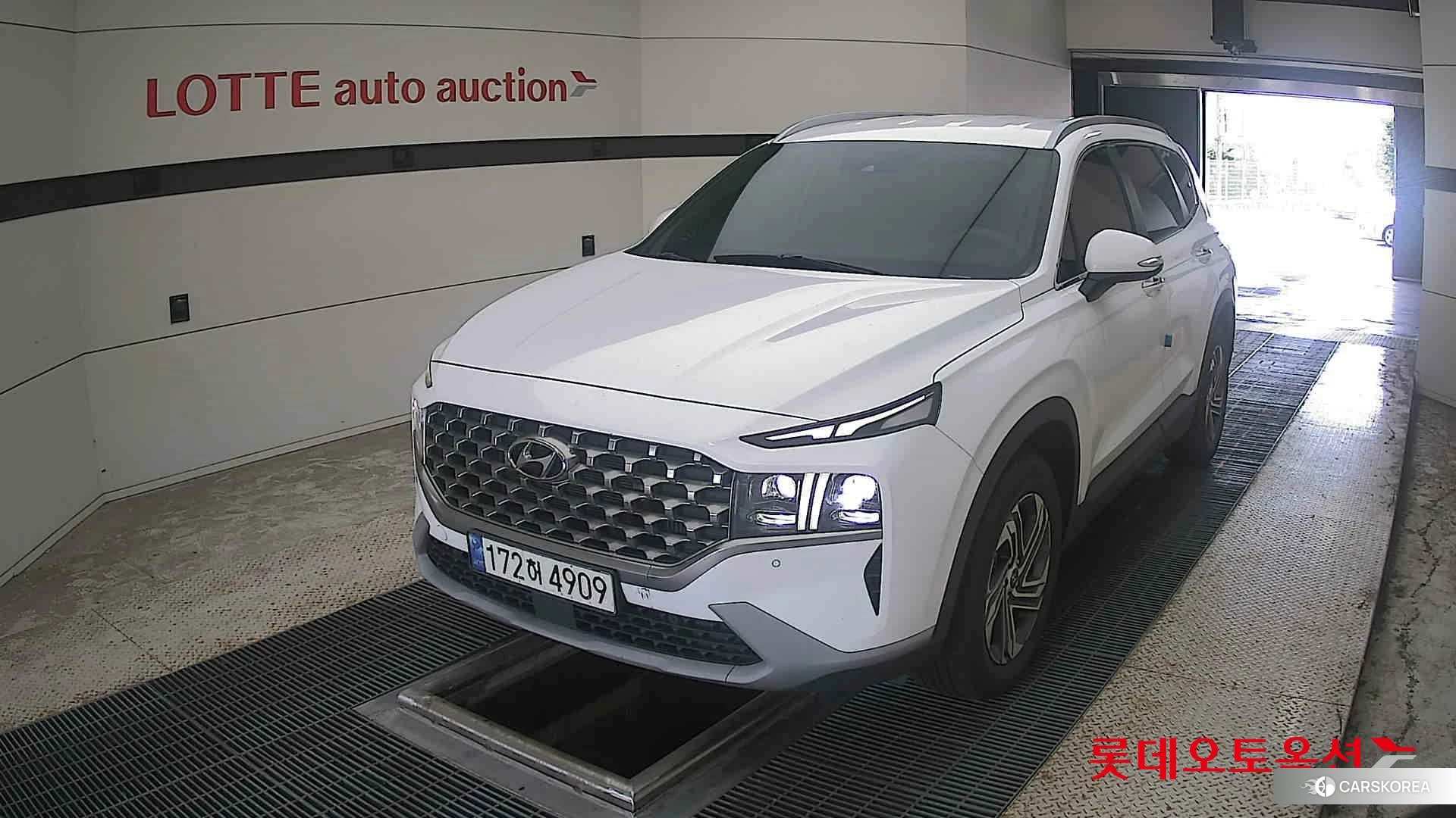 Hyundai Santa Fe 2023 Creamy White Pearl (optional) из Кореи