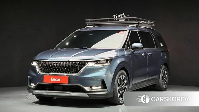 Kia Carnival 4th generation 2023 Светло-серебряный цвет из Кореи