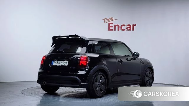 Mini Cooper 2021 Черный из Кореи