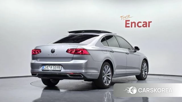 Volkswagen Passat GT (B8) 2021 Серебристо-серый из Кореи