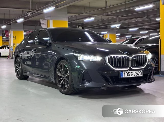 BMW 5 Series (G60) 2024 Серый из Кореи