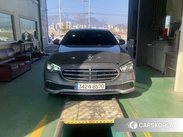Mercedes-Benz E-Class W213 2021 Серый из Кореи