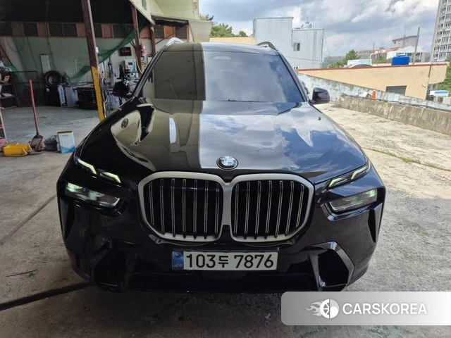 BMW X7 (G07) 2023 Черный из Кореи
