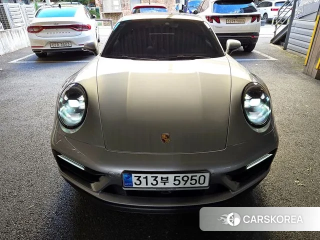 Porsche 911(992) 2023 Серебристо-серый из Кореи