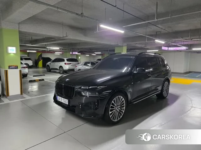 BMW X7 (G07) 2024 Черный из Кореи