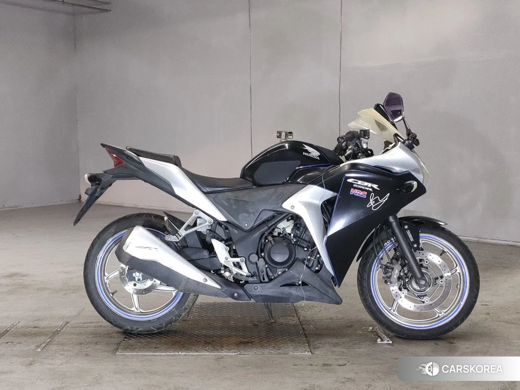 Проданный Honda CBR250R 2011 из Японии