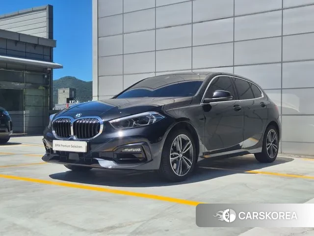 BMW 1 Series (F40) 2022 Черный из Кореи