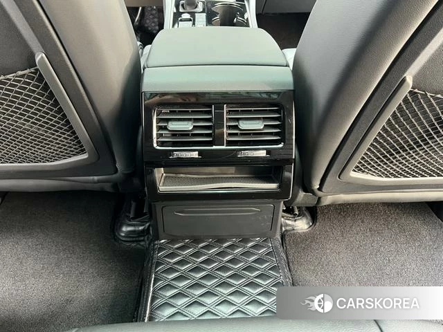 Volkswagen Touareg 2021 Черный из Китая