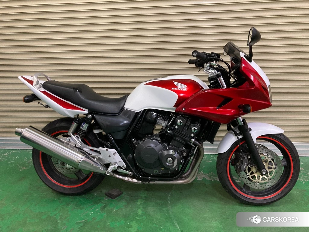 Проданный Honda CB400SF BOLDOR 2011 из Японии, фото 2